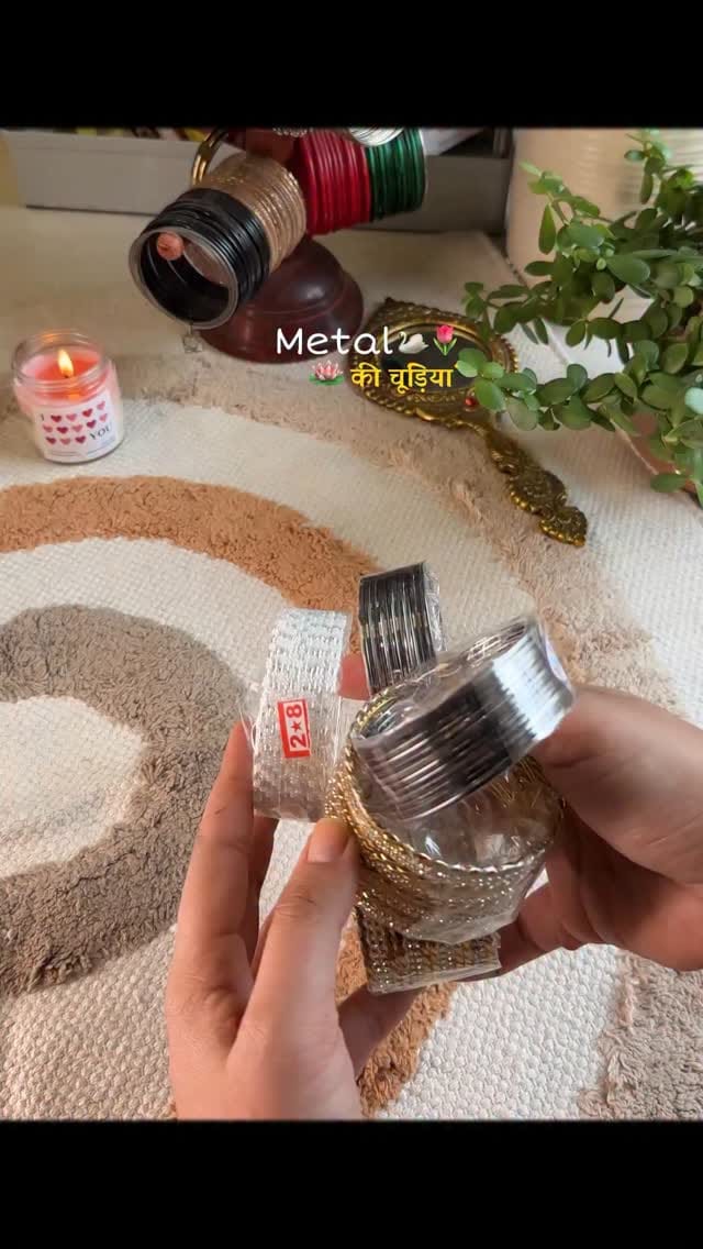 Comment for link 🔗 
#ａｅｓｔｈｅｔｉｃ #aesthetically #metalbangle #bangles #fypage #desicore #desiaesthetics✨️ #desigirlsummer #explore #reelinstagram #haul #chudiyan #chudi #banglescollection #bangleslove #meeshoapp #haul #indianaesthetics #desigirls