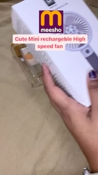 High speed mini Rechargeable Fan 🪭
Comment dm  and get the 🔗 
Save for later & *COMMENT* for link plz❤️
The quality of this is just perfect - looks so cute🥰 
.
.
.
.
.
.
[cute products, viral finds, aesthetic finds, aesthetics products, finds, budget, pinterest inspired, pinterest finds, affordable, recommended, editing, best finds, unboxing video, asmr unboxing, cute amazon finds, amazon, amazon finds]
#meesho #meeshohaul #meeshofinds
#meeshocommunity #meeshoshopping #meeshoapp #jewellery #affordablefinds #affordablefashion #adjewellery #reelsinstagram #reelkarofeelkaro
#trendingreel #reelsindia #meeshojewellery #meeshodeals
#trendingreels #trendingsongs #explore #explorepage
#reels #feelitreelit #viralreels #aesthetic #meeshofashion #budgetfriendly #randomfinds #jewelry #fyp