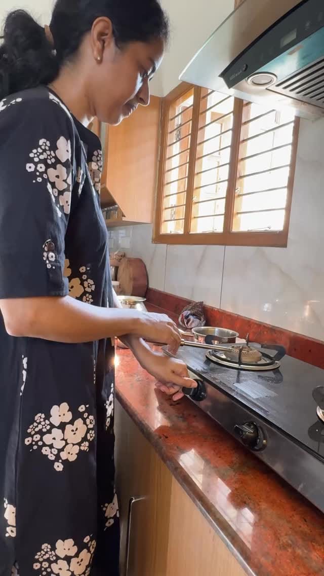 Minivlog #331 | ore dog pathi dhan full social media la peachi | #doglover 
#mrswolften #imadoglover #streetdogs #minivlogamala #dogs #mypet #minivlogseries