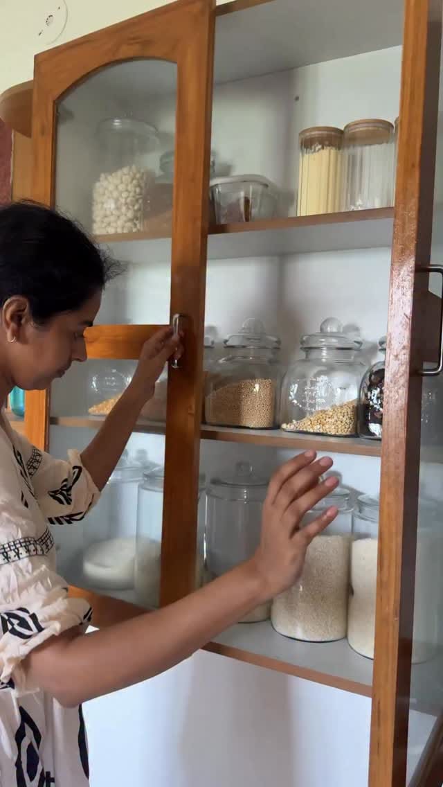 Minivlog #369 | enaiku lunch vlog dhan simple yet tasty lunch combo | fish fry | milagaikilli sambar | rasam | sapadu 
#mrswolften #minivlogamala #lunchvlog #breakfastudeas #lunchideas #lunchboxideas #kidslunches