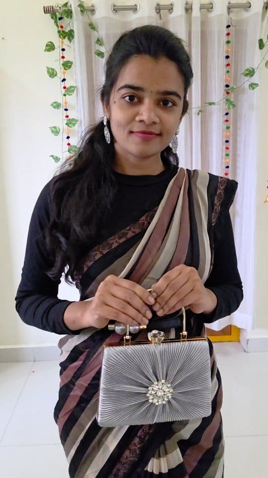 Shop on @meeshoapp,
.
.
.
Comment for  Link 🔗,
.
.
.
[Black and white saree, saree look, celebrity inspired look, saree love, Telugu reels, collaboration, content creator, indo western look]
.
#meesho #meeshosaree #meeshofinds2025❤️ #sareelook #sareelover❤️ #trendingnow 
#viralnow #reelsinstagram #fashion #instadailypost❤️ #explorepageً #fypreelsً 
#exploremoreً #trendingnow🔥