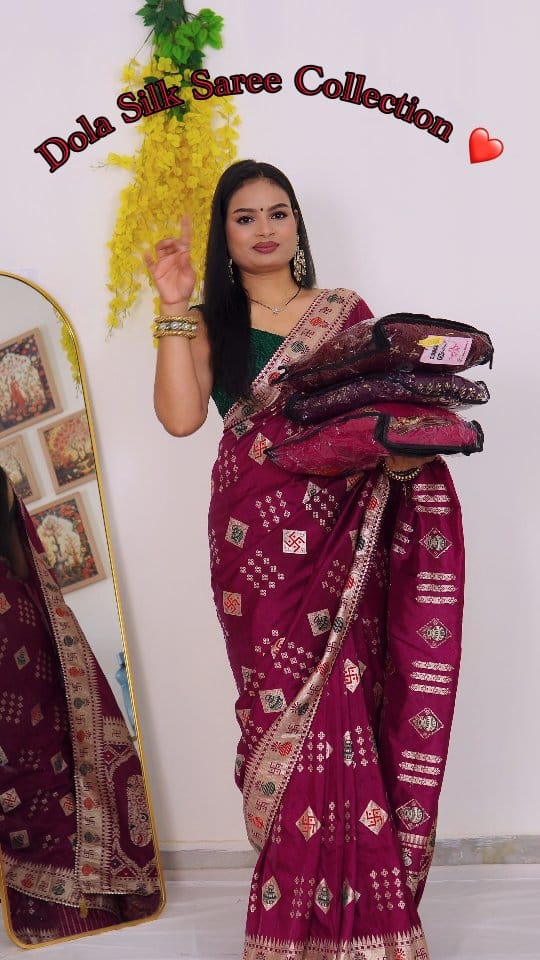 Dola Silk Saree Collection 💕✨ 
Comment "Saree" for all links 🖇️ 
.
.
.
.
.
.
#beautynstyle #saree #beauty #trending #flipkartfinds #flipkartfashion