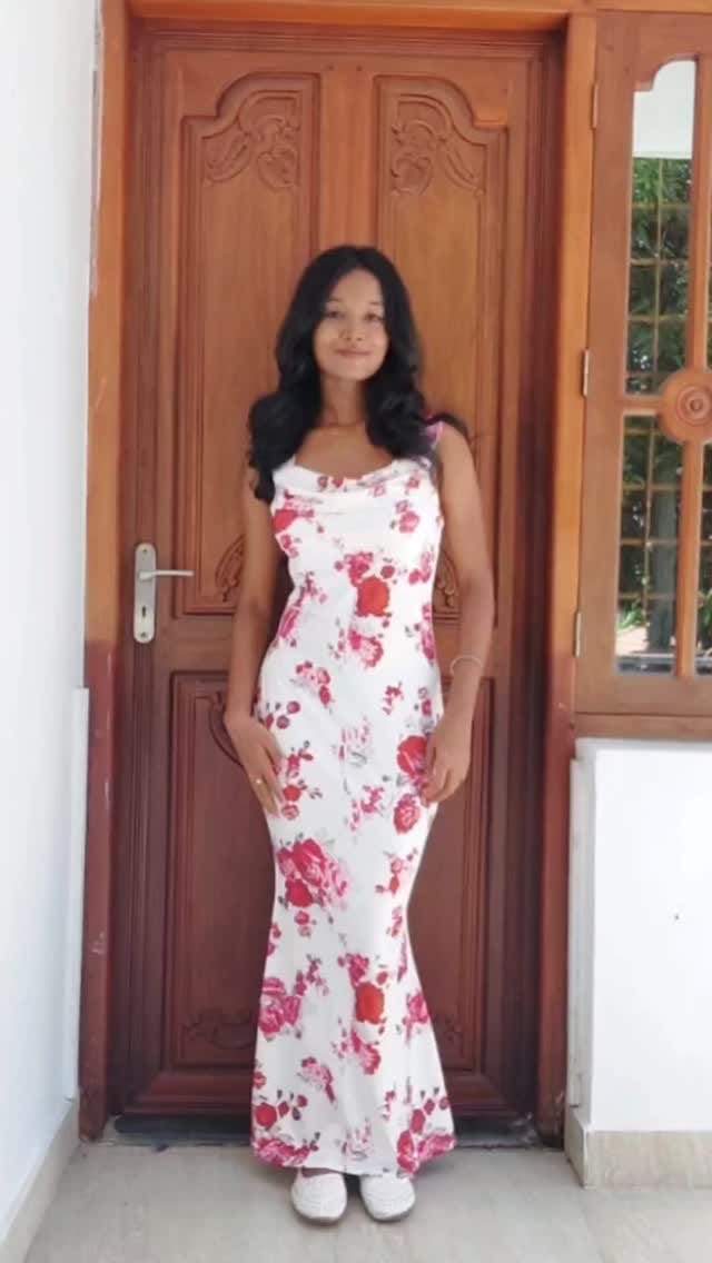 Comment or dm for link ✨️
Size : S
Quality : so good ☆
Material : flat jersey
#savana #savanasquad #fyp #explore #trendingreels #igreach #i̇nstagramreels #instadaily #fashion #explorepage #red #reddress #myntra #ajio #flipkart #bodycon