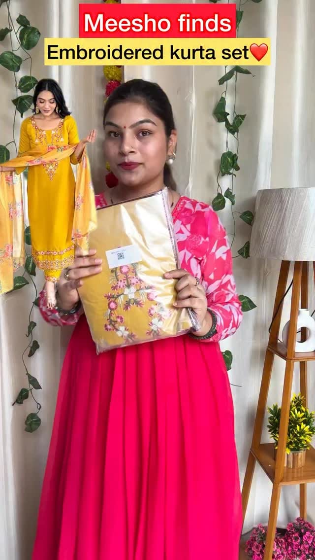 Comment for links 🔗 @meeshoapp #meesho #festivehaul #kurtasetforhaldi #weddingseries #instagram #viralvideos #ethniccollection #weddinglooks #weddingguest #outfitiedias #ootd #traditional #meeshofinds2025❤️