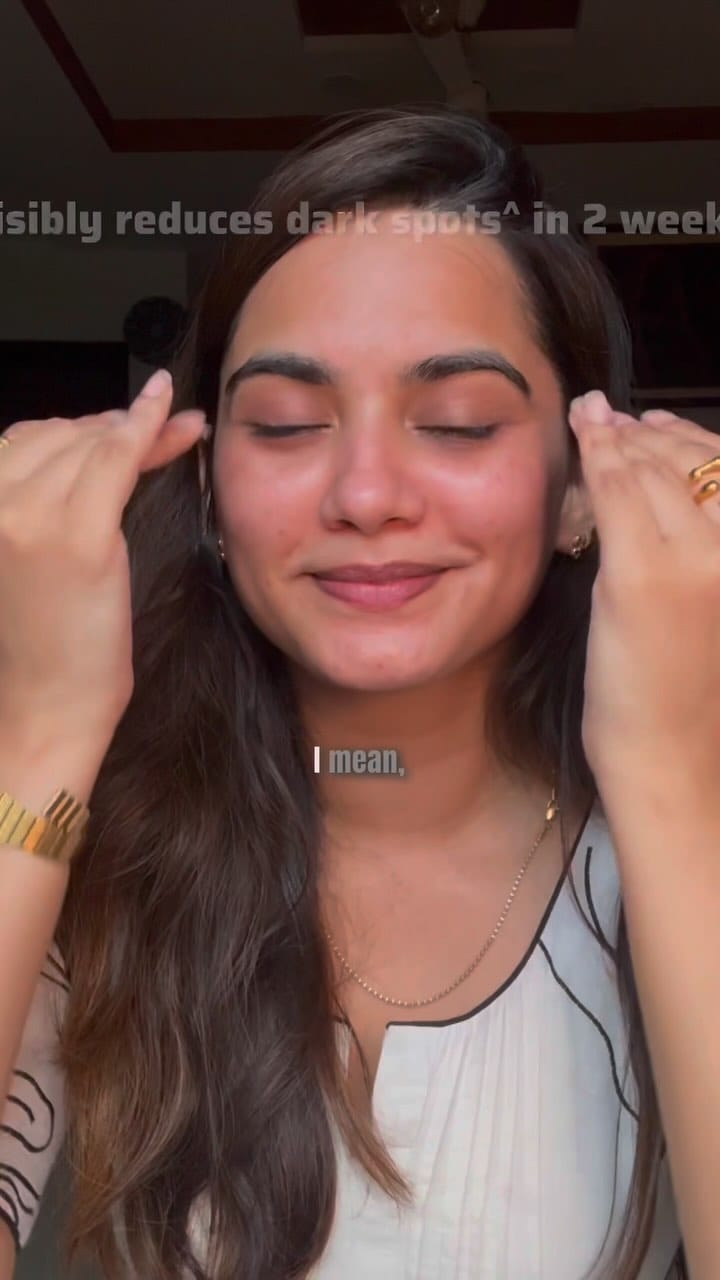 NIVEA’s pocket-friendly serum - in cost and packaging 😲 and honestly, this one caught me by surprise!
As someone who’s always breaking glass serum bottles, this sleek tube is already a win💙
It’s powered with Thiamidol- 60x more effective than Vitamin C* when it comes to targeting dark spots, pigmentation and acne marks.
Try it and let me know what you think 💙
Comment “link” and I’ll send you the product link. 
Shop now at @tirabeauty 
*in vitro test on inhibition of human tyrosinase 
@niveaindia 
#AD #LuminousinIndia #OwnYourSpotlight #NIVEAIsForSkin #NIVEAIndia #darkspots #hyperpigmentation #acnemarks #sunspots #aluminousglow