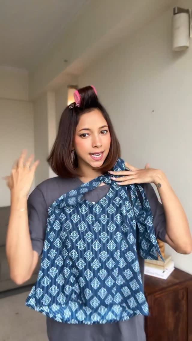 Falguni Pathak era was something 🙌
Comment “Kurti” for link
wearing size - S
.
.
.
.
#desicore #collegeoutfits #ethnicwearonline #ethnicalfashion #indowesternwear #indowesternoutfit