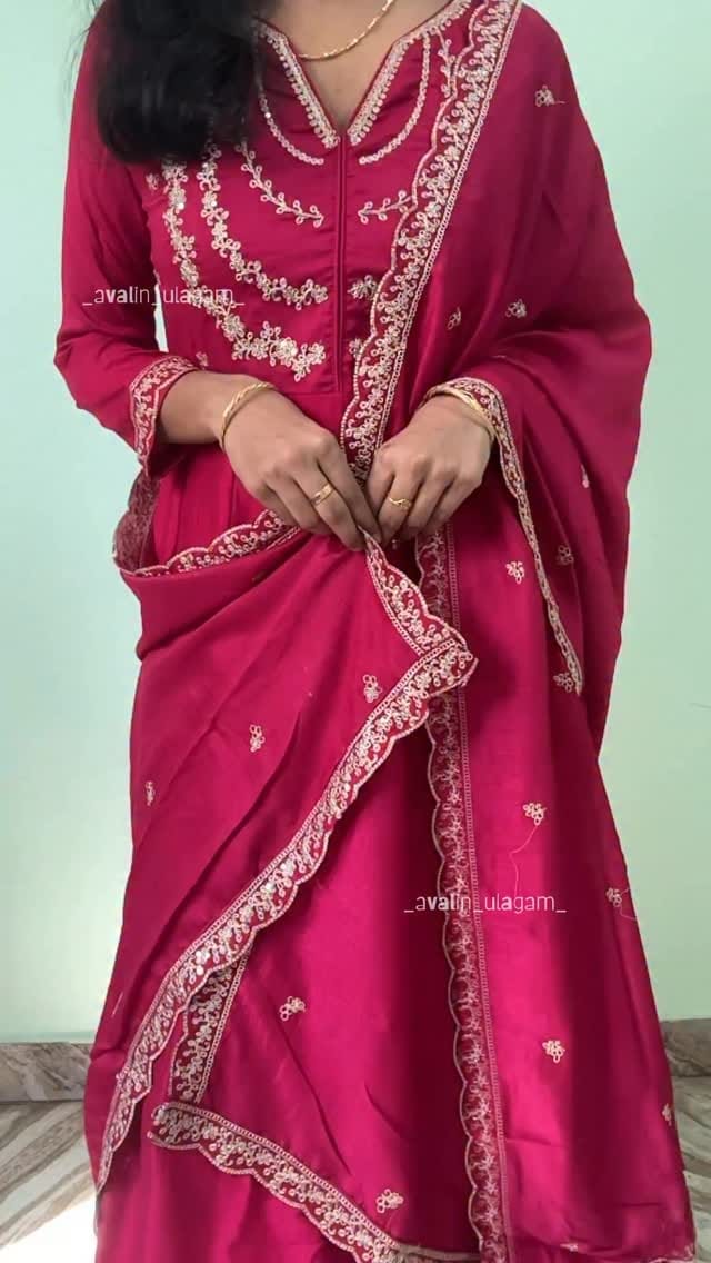 Follow and comment for the link 🔗 
.
.
@meeshoapp @meeshocreatorclub 
.
.
.
#trending #christmas #viral #red #meesho