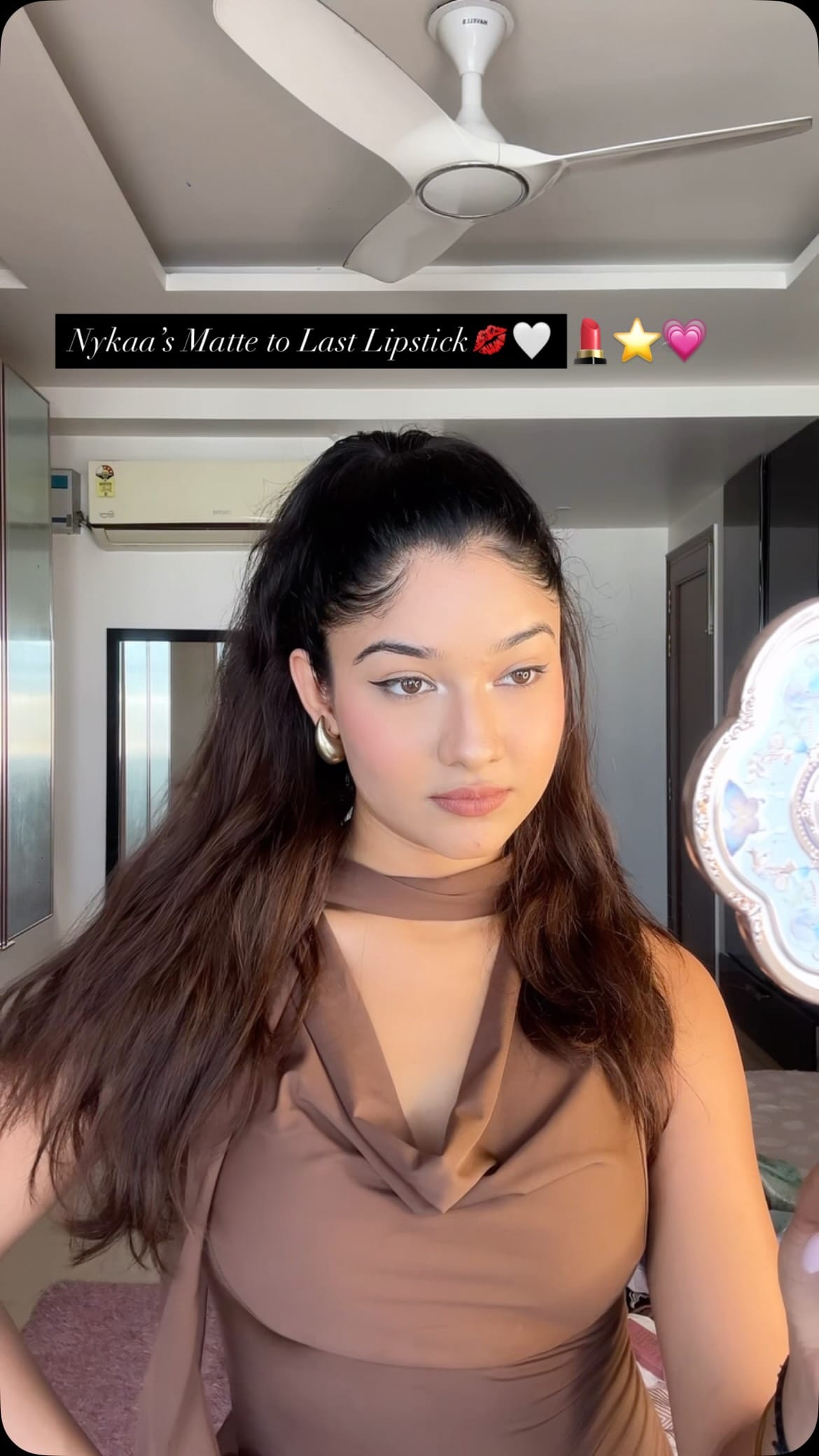 Proof that happiness really comes in a tube💄⭐️💋
@nykaacosmetics ’s latest Matte to Last lipstick = instant confidence boost🤩
Which shade looks better on me? Bombae or Madras Kaapi?
Lemme know in the comments⬇️💓
@mynykaa ⭐️
(lipsticks, beauty, makeup, girls, explore page, viral, trending, matte lipstick, nykaa)
#viral #explore #explorepage #instagood #fyp #trending #instagram #lipstick #nykaa #beauty #makeup