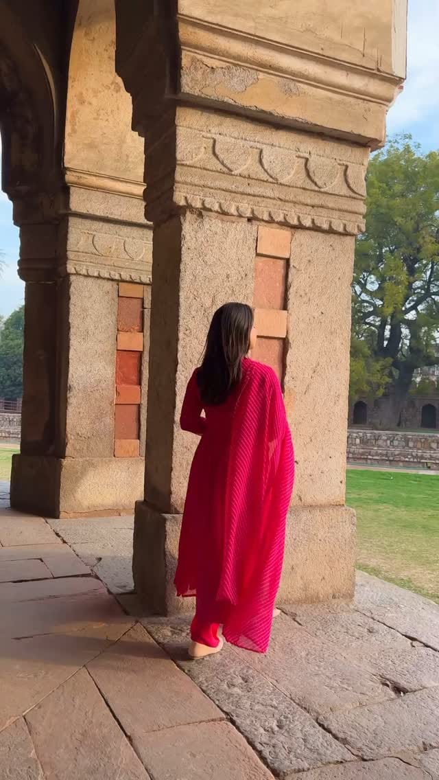 Romanticising my life w anarkali and jhumkas ✨🪷🪞
.
outfit @ambraee_ 
.
#reels #bollywood #isakhantomb #delhi #desicore #reelsvideo #explore #aesthetic #ethnicwear #delhiaesthetics #pinterest