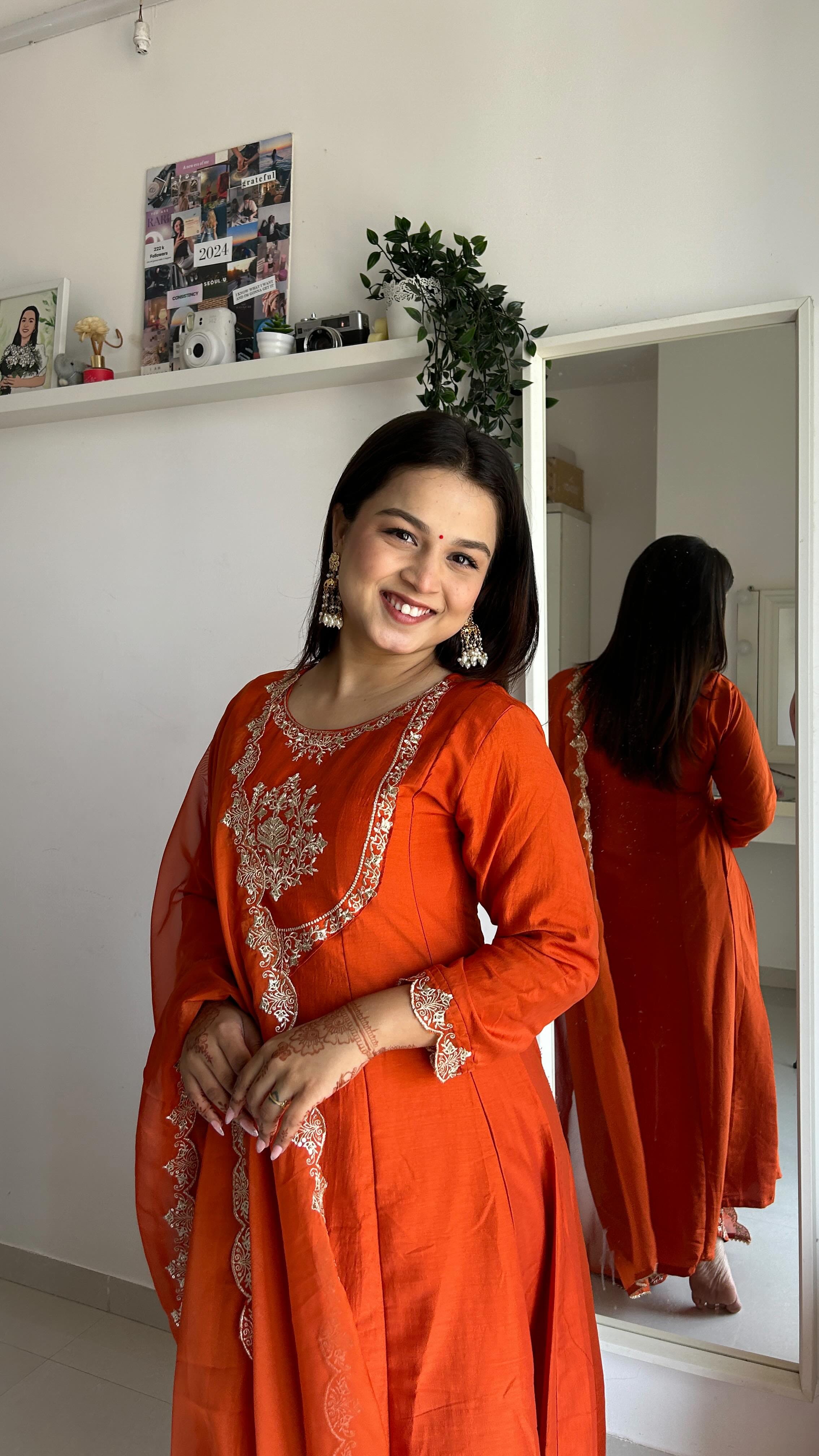 Comment “LINK” & i’ll dm you all the outfit links 🪷
.
#reels #fashion #shadiseason #wedding #ethnicoutfit #ethnicwear #desicore #reelsinstagram #explore