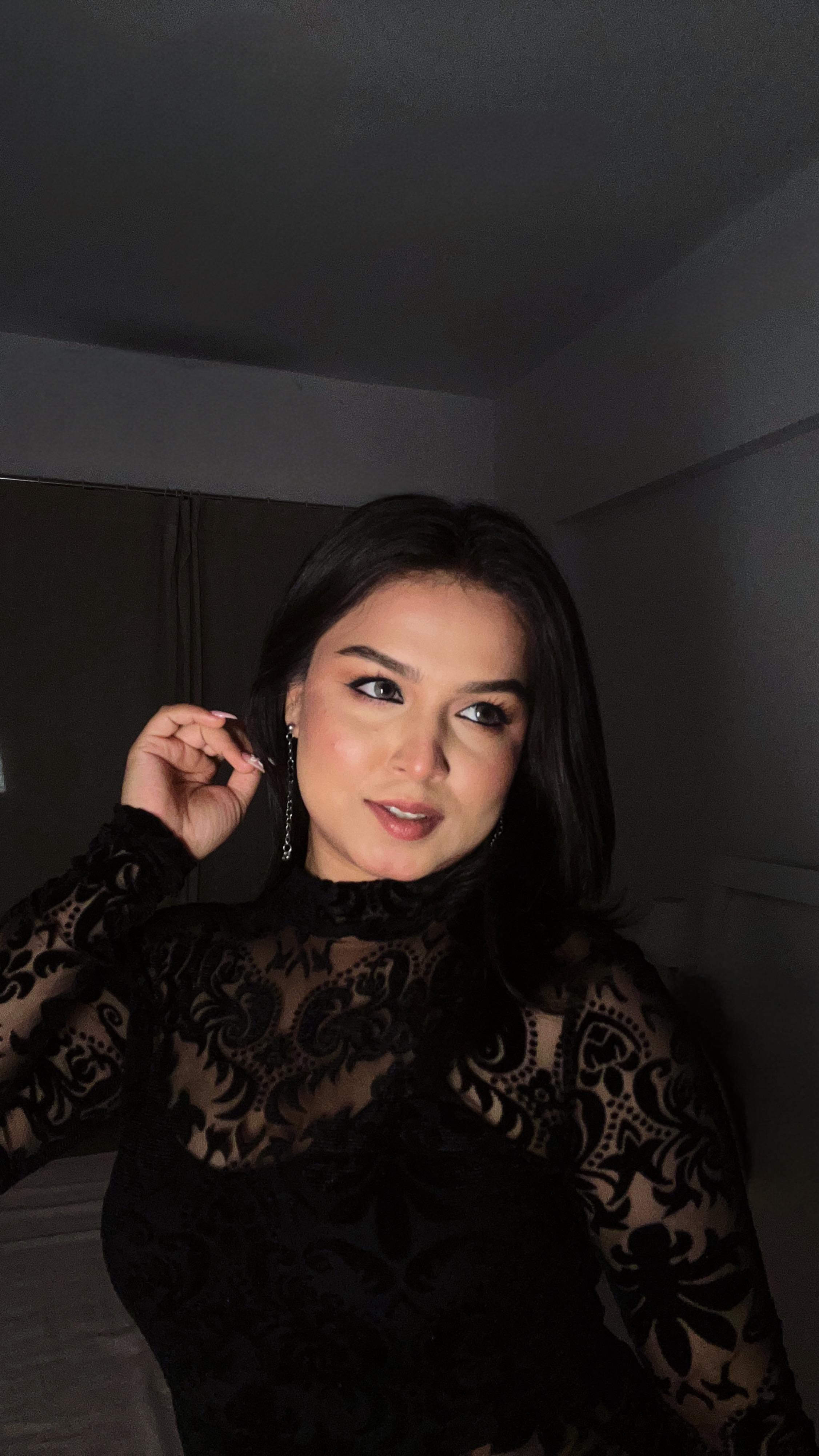 Loved This Look So Much 🖤
.
lens @kwb.lenses 
.
makeups deets 
1 eyeshadow palette @mars
2 eyeshadow @kaybykatrina 
kohl @kaybykatrina 
mascara @toofacedlovesindia 
gloss @elfcosmetics 
.
#makeup #darkfeminine #explore #reelsvideo #aesthetic #makeuptutorial #makeupbyme