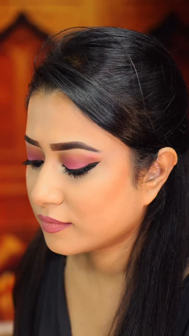 🌠Comment “Link” For Kajal & Earring Link ❤️
This Studio Kajal 💫 Believe me, this one’s a hidden gem! 😍
Super smooth, jet black & stays put all day — perfect for that bold eye look! 🖤
And the best part? It’s just ₹220! 👀
Affordable, long-lasting & totally worth every penny! ✨
.
.
.
.
.
.
#InsightCosmetics #AffordableMakeup #KajalLove #MakeupReel #BeautyFind #BudgetFriendly #BarshaPatra #MakeupInfluencer #IndianBeautyBlogger