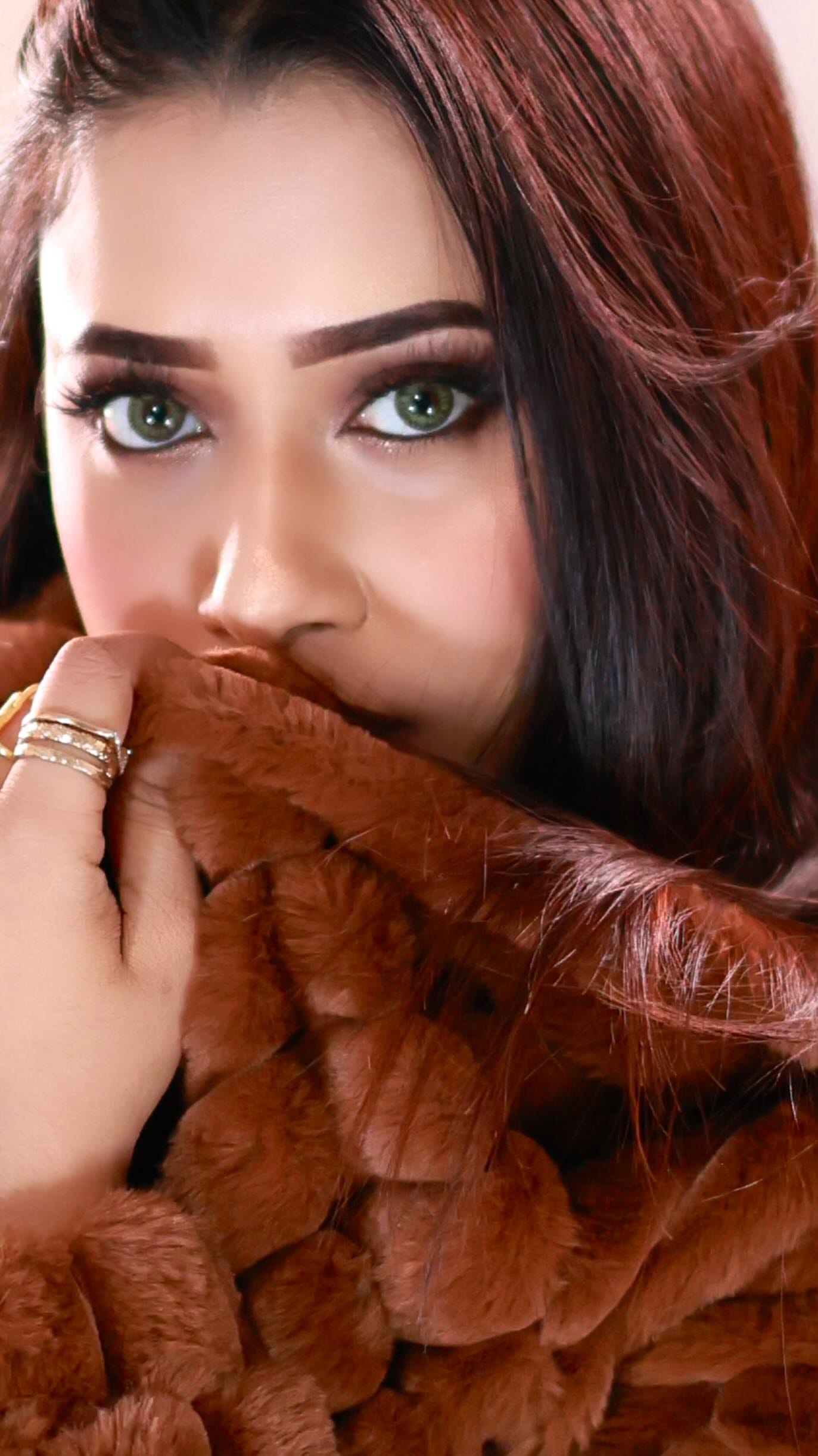 ✨Had to do this trend 🥰 Comment “Link” For lipstick if you want 😎
#brownmakeup #expressomakeup