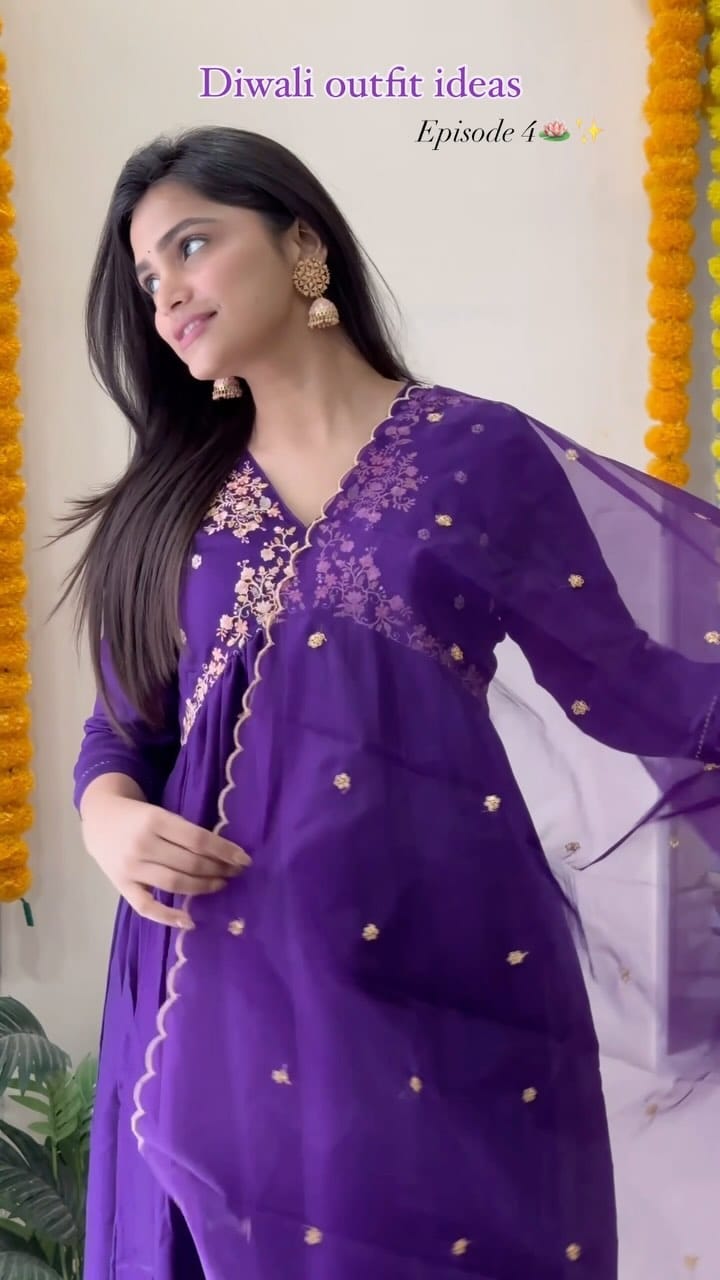 Diwali outfit Ideas 4/5
Comment “love” for the outfit link☺️
[Diwali, Diwali outfit, diwali outfit ideas, festive outfit, festive look, ethnic look, myntra, myntra finds]
 
#Diwali #diwalioutfit #diwalioutfitideas #festiveoutfit #festivelook #ethnic #ethnicwear #indowestern #festiveoutfitideas #styling #stylingtips #diwalidecorations #terabina #terebina #aishwaryarai #abhishekbachchan #aishwaryaraibachchan #hindireels #myntra #myntrafashion #myntrahaul #myntrafinds #myntrastudio #myntrafestiveseason