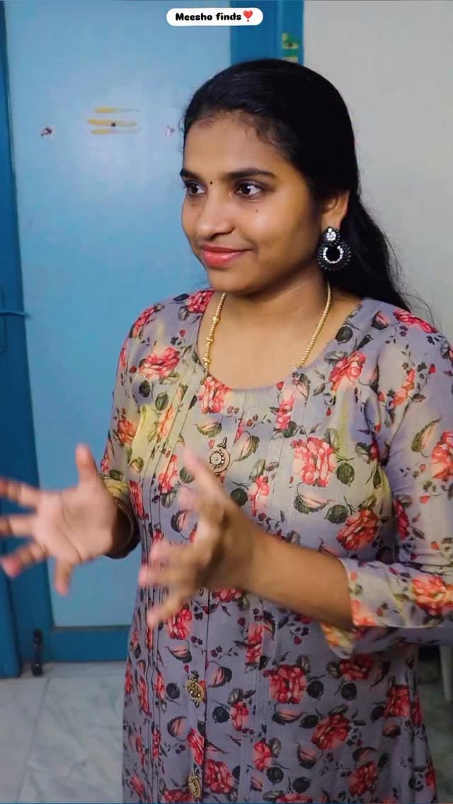 Comment for this Forming gold bracelets @meeshoapp ❣️
Quality:10/10
Design:10/10
Meesho finds
#meesho #meeshofinds #meeshoapp #amazonfinds #finds #kurti #kurtis #kurtisets #dress @meeshoapp dresses #jhumkas #meshop