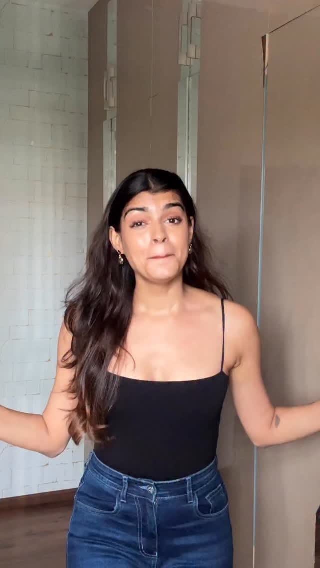 Running late for class? ⏰ No time for 10-step routines? These products are literally your lifesavers 🙃 (but don’t buy them, because then you’ll look too good 😂)
1️⃣ Hyphen Glow Screen SPF – gives a natural glow + sun protection in one go ☀️✨ Perfect for rushing to class without looking dull.
2️⃣ L’Oréal Infallible Concealer – hides those late-night study dark circles like they never existed 🤭 Smooth, long-lasting & no creasing!
3️⃣ Beetroot Tint – lips, cheeks, eyes… one tiny product, full face of freshness 💕 Perfect for minimal no-makeup-makeup looks.
4️⃣ Maybelline Volumizing Waterproof Mascara – instantly opens up your eyes 👀 Makes you look awake even when you’re running on 3 hours of sleep.
So yeah, don’t buy them… unless you’re okay with looking cute & put-together every single day 🤷🏻‍♀️💄
Which one would you pick first? 💬👇
#viralproducts #foryou #explore #beautybloggers #beautytips #affordable #affordablemakep #spf #nonsponsored #collegelife #collegegirls