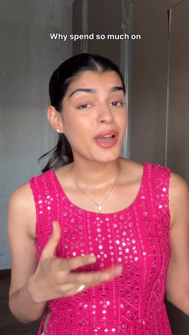 Bold, soft & oh-so-stunning 💄✨
Meet @pilgrim_makeup Velvet Matte Lipsticks—designed to flatter every Indian skin tone, and definitely a new fave in my vanity 💕
Shades: Nude Kiss, Mocha Bliss, Cinnamon Lust & Ruby Revolt ✨
#PilgrimMakeup #VelvetMatteLipstick #VeganBeautyIndia #LipstickSwatches #IndianSkinMakeup #CleanBeautyIndia