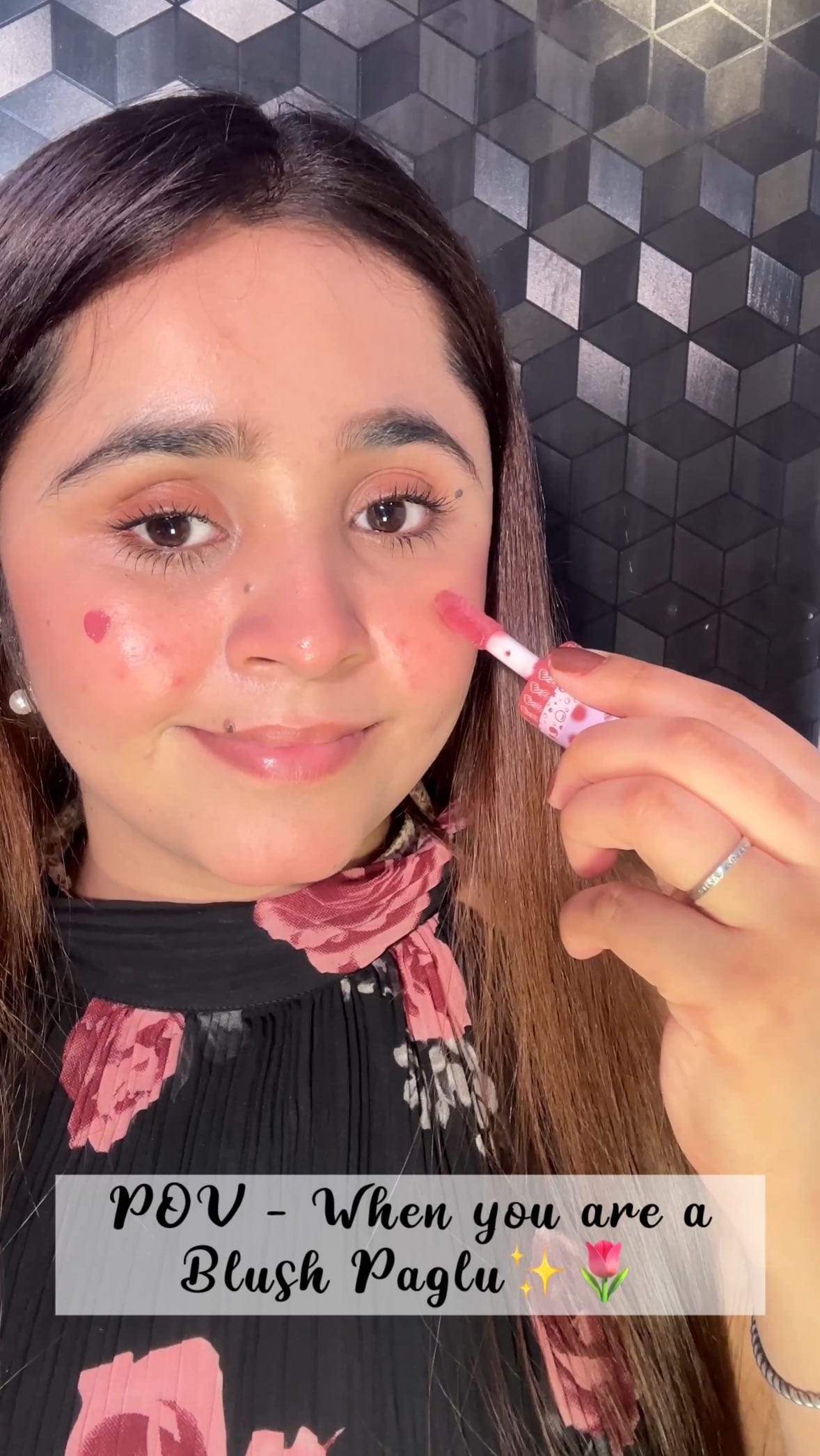 Applying Blush on Blush✨🌷
Blush - @officialswissbeauty 
#blushpaglu #blushblush #blushblindness #blushblind #skincarememes #skincarememe #makeupmeme #makeupmemes #igreach #iggrowth 
Skincare memes makeup memes blush paglu blush tips winter blush blush blindness blush on blush subtle makeup Instagram reach Instagram growth free products