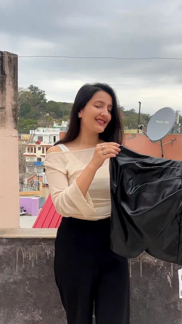 𝐂𝐨𝐦𝐦𝐞𝐧𝐭 𝐛𝐞𝐥𝐨𝐰 “𝐋𝐢𝐧𝐤” 𝐨𝐫 𝐒𝐡𝐚𝐫𝐞 𝐭𝐡𝐢𝐬 𝐑𝐞𝐞𝐥 𝐭𝐨 𝐦𝐲 𝐃𝐌 𝐭𝐨 𝐠𝐞𝐭 𝐚𝐥𝐥 𝐭𝐡𝐞 𝐟𝐞𝐚𝐭𝐮𝐫𝐞𝐝 𝐩𝐫𝐨𝐝𝐮𝐜𝐭 𝐥𝐢𝐧𝐤𝐬 𝐝𝐢𝐫𝐞𝐜𝐭𝐥𝐲 𝐢𝐧 𝐲𝐨𝐮𝐫 𝐃𝐌𝐬. ✨
.
.
.
.
.
.
.
.
.
Skirt, skirts, short skirt, leather skirt, women fashion 
#skirt #skirts #shortskirt #leatherskirt #womenfashion