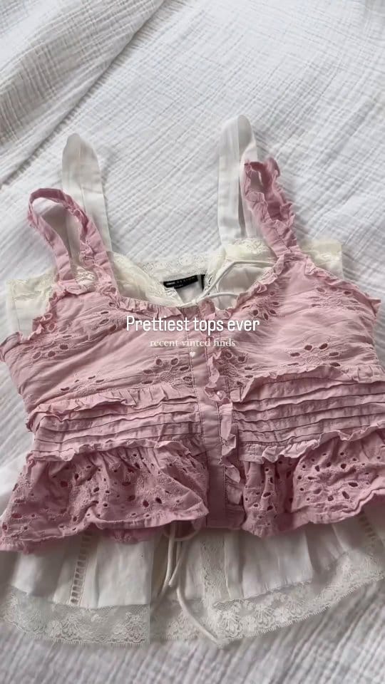 Vintage tops under 1000