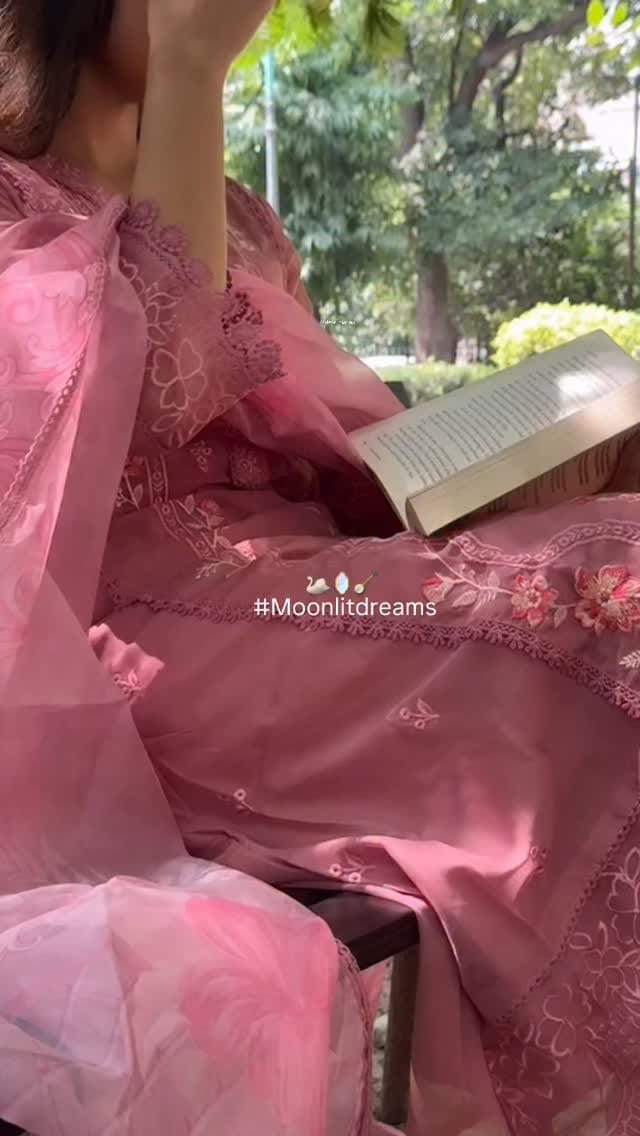 his dream girl ….
(desi, desi girl, desi fashion, suit, salwar, kurta with dupatta, cotton suit, chudiyaan, jhumka, surajmukhi ka phool, summer, fits, ootd, explore, explore page) 
#viral #viralreels #reelsvideo #reel #reelviral #viralvideos #trendingreels #80s song#fits #ootd #desifashion #suit #outfitideas #outfit #fyp #aestheticedits #explorepage #explore #pinterest #reelsinstagram #desifashion #suit #salwar #cottonsuit #floralcotton #wishlinked