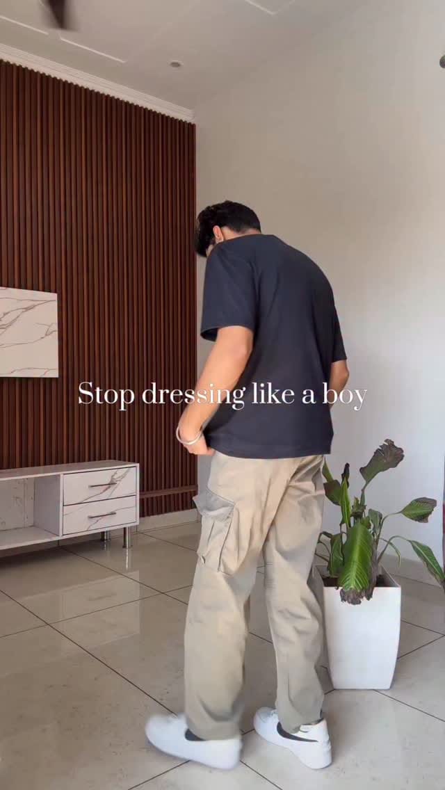 Dress like a Man.
.
.
.
.
#trending #explorepages #oldmoneyaesthetic #trendingoutfits #explore #pinterestoutfit #fashiontipsformen #fashion #mensfashion #grwmreels #instagramreach #deepanshu_23