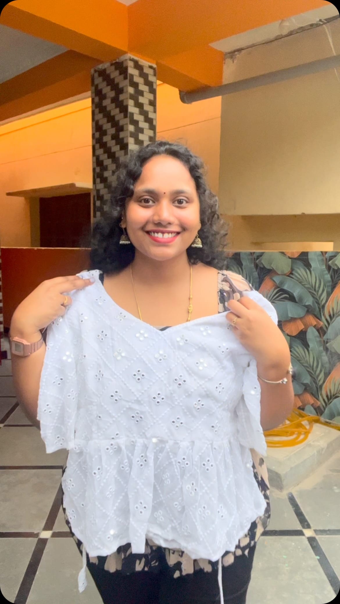 Lehanga with peplum top from meesho 🫶❤️
#budget #budgetoutfit #budgetlehanga #lehanga #croptopstyle #peplumtop #ethinicwear #meesho #meeshohaul❤️ #viral #viraloutfit