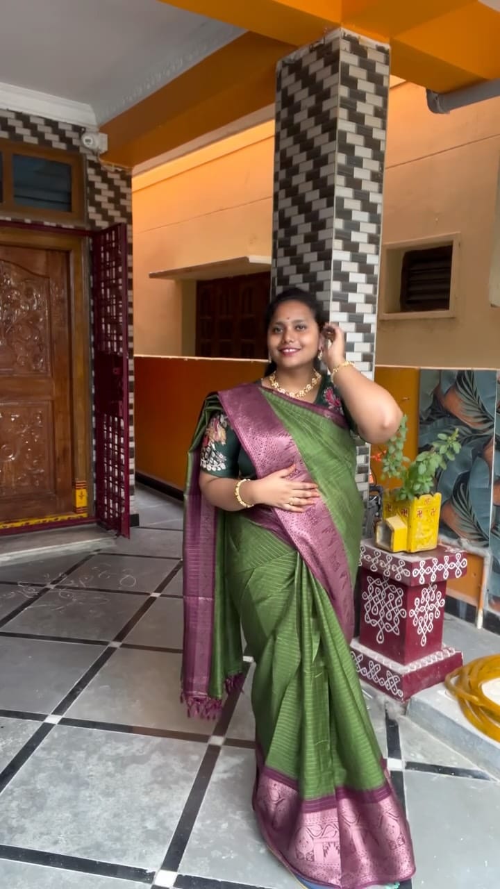 Best outfit for varalaxmi vratham🫶❤️
#trendingreels #viral #viralreels❤️ #reelitfeelit #reelkarofeelkaro❤ #varalaxmivaratham #sravanamasam #ethinic #ethinicoutfit #budgetfriendlyfashion #meesho #meeshosaree #meeshoapp #meeshohaul❤️