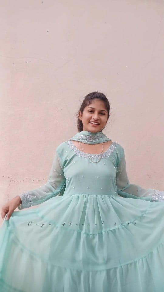 Coment for links 
Follow for more updates 
#trending #viralvideos #public #instagramreels #instagramreels #wishlink #reelsvideo #myntrafınds #meeshoblouse #meeshofinds #meesholehenga #dresses #topshop #telugucreator #teluguactress #outfitideas #unboxing #meeshocollection #trendingsongs #tops #indiafaction