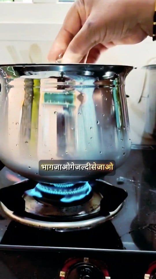 Meesho से मंगाया दूध हांडी
.
.
#instagram #trendy #reel #gwalior #home #kitchen #trendy #meesho#reel #meeshohaul #meesho #shopping @meeshoapp