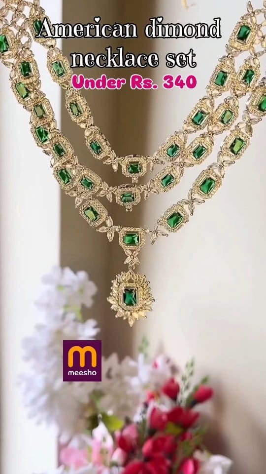 Beautiful Emerald and Cubic Zirconia Necklace Set
