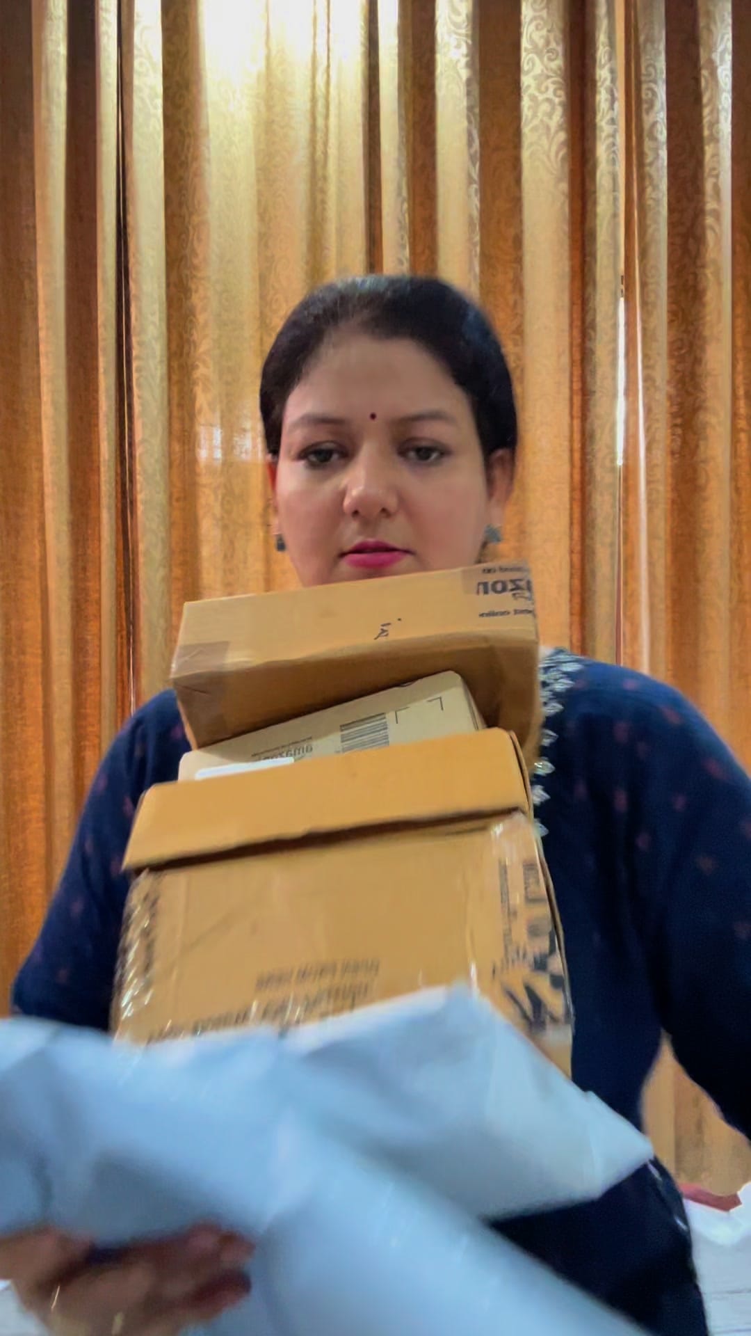 Aap bhi try karo ye easy to use shelf no drilling need , Best organisers, self adhesives shelf