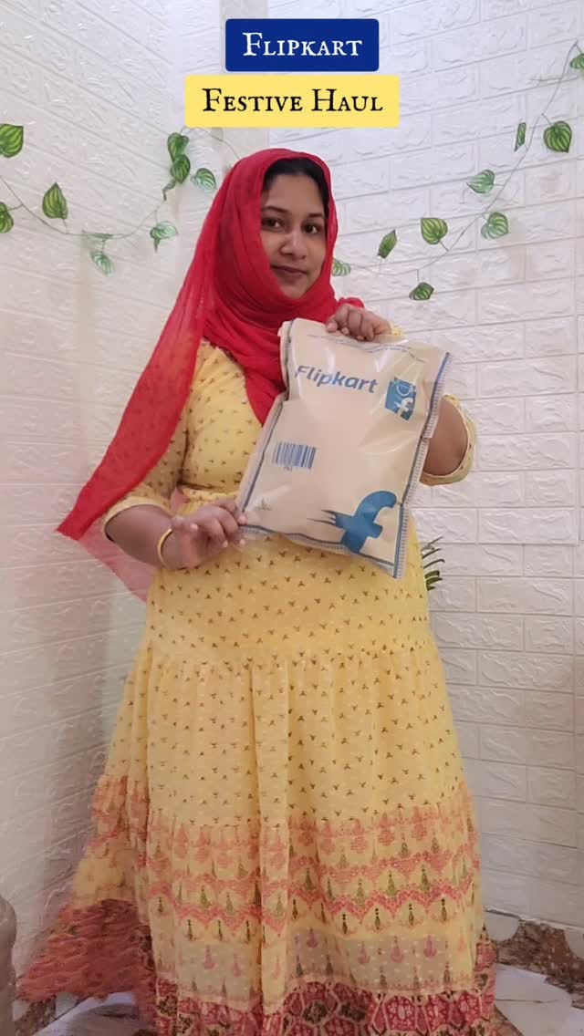 Comment For Link 🔗 Ya Share This Reel With Me 
Follow For More Videos 
@flipkart Festive Haul 
#festiveseason #festivefit #festiveoutfit #flipkart #shararaset