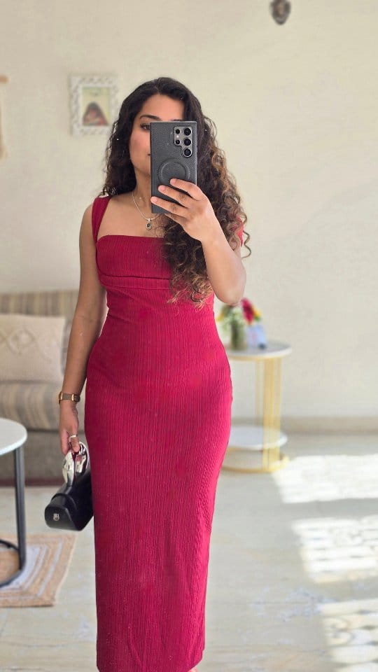 Still no Valentine, but being delulu is a full-time job I’m nailing! 💃
Dress @newme.asia 
[ Valentine’s Fits, Valentine’s Outfits Ideas, Valentine’s Outfits Inspo, Valentine’s Red Dress, Valentine's Outfits Reels, Newme Valentine’s Dresses, Reels, Valentine’s Reels, Dresses for Valentine’s Day, Red Dress, Minimalist,  Fashion Creator, Fashion Reels, Fashion Content, Fashion Styling, Styling Reels]
#valentinesdayoutfits #valentinesdaydress #valentinesdayoutfit #valentinesday #valentinespecial❤️ #redress #minimalstyle #minimalist #FashionTips #FashionAdvice #Fashionideas #FashionInspo #fashionblogger #fashioninfluencer #microinfluencer #trending #trendingreels #minimalism #Reels #instareels