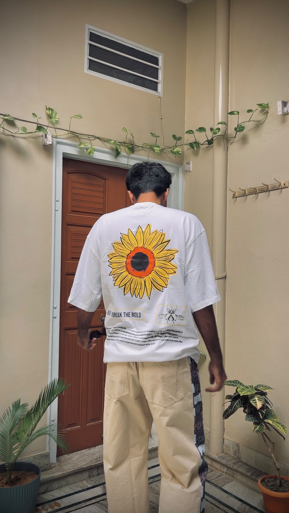 Buy premium quality oversized tshirts
Comment ‘links’ for direct automation 🔗 
•Share the reel in my dm for links
•Makesure to follow first then comment otherwise automation not work
.
.
#tshirt #product #oversizetshirt #outfitideas #trendingreels #clothes #cotton #cottontshirt #fashionideas #fashionformen #foryoupage💙 #fashion 
.
.
Tshirt , Cotton , Oversized tshirt , Outfit ideas , Fashion blogger , Styling , Trending styles , Clothes , Dressing sense