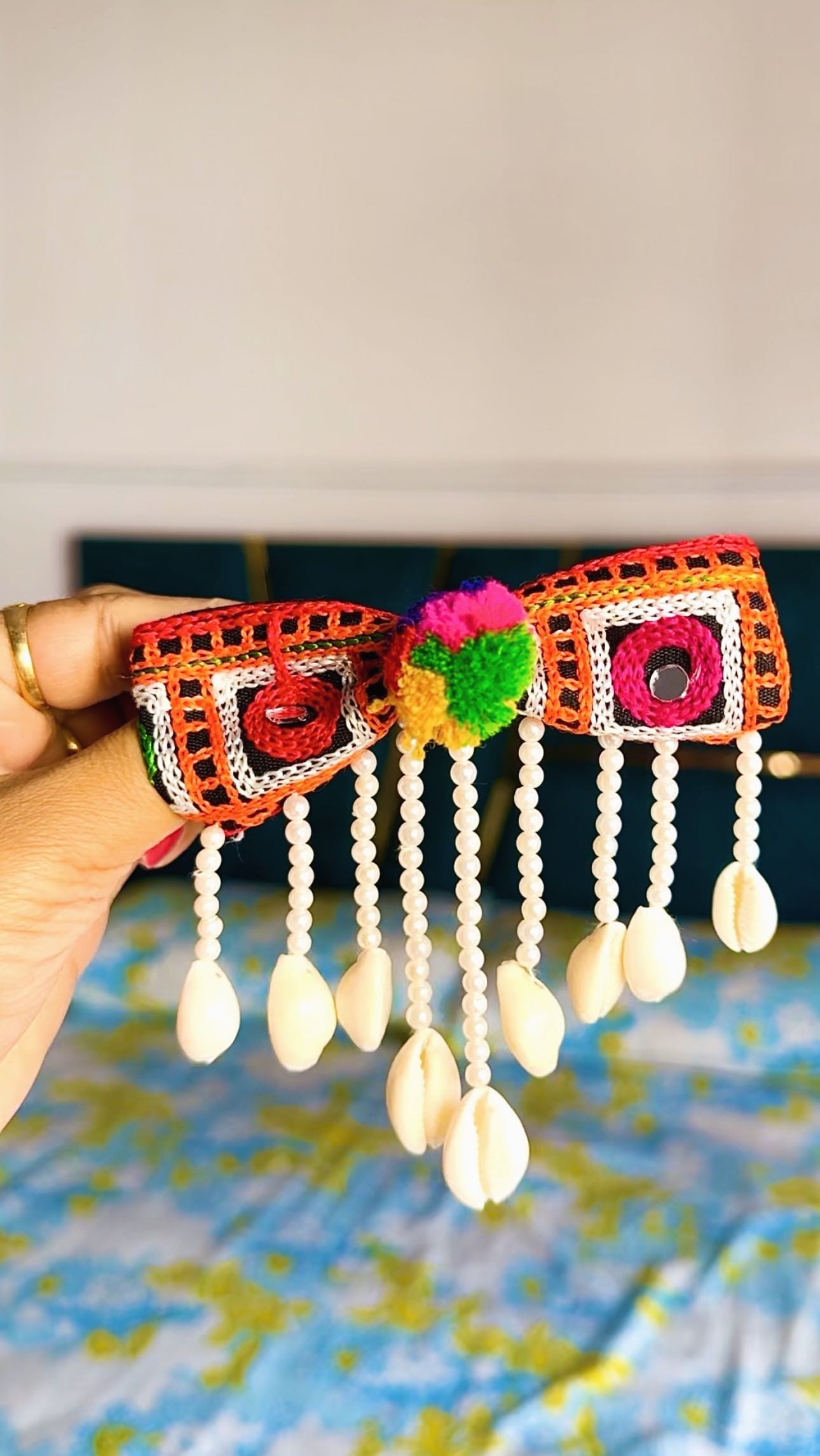 She’ll Bows for garba nights
.
.
Comment down for link 🔗 
.
.
#shell #bow #bows #shells🐚 #garba #garbanight #hairstyle #garbahairstyle #navratrigarba #meesho #meeshoapp #meeshofinds #explore #foryou #trending  #viral #viralvideos #reelsinstagram #reelitfeelit