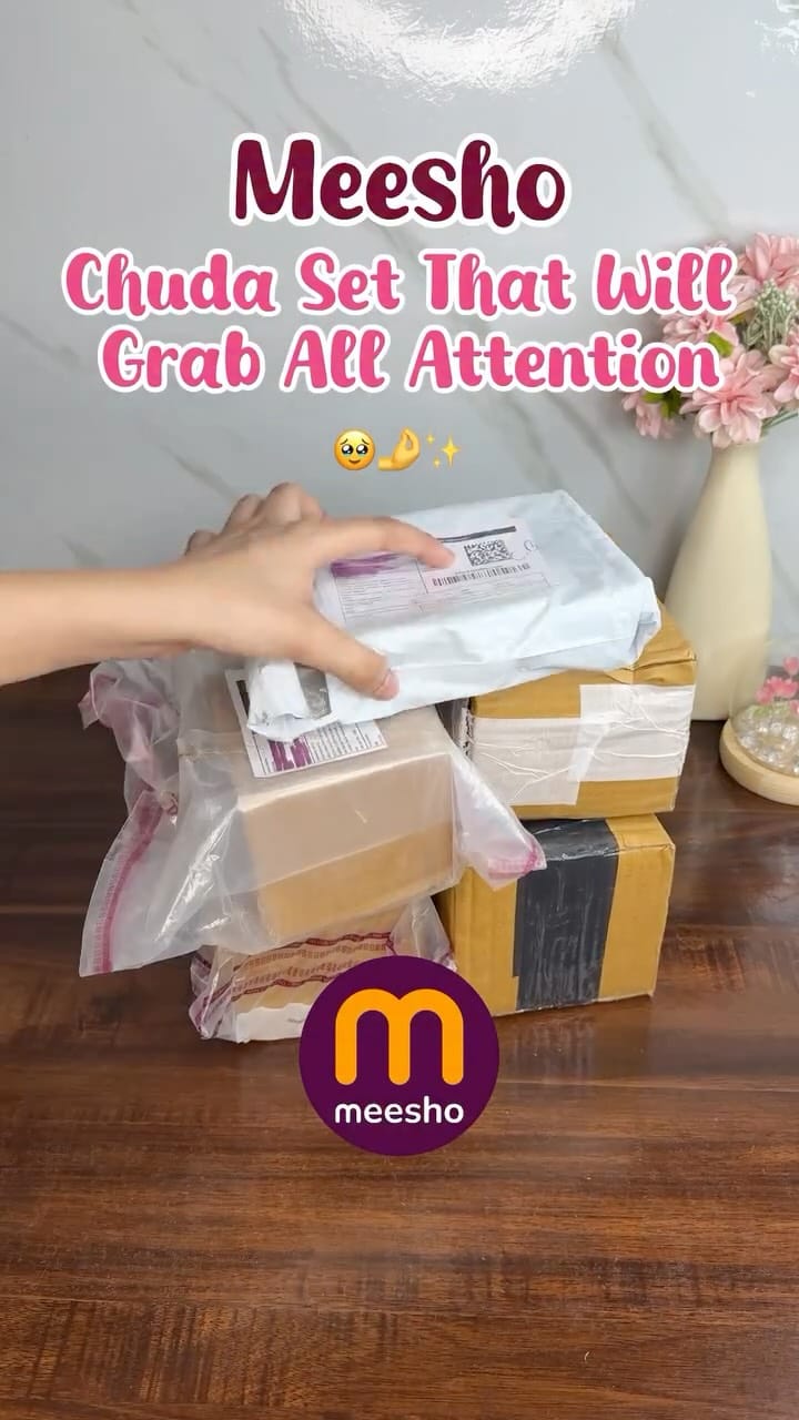 Comment pp for link 🔗 
or join my broadcast channel for all the links
.
Beautiful Chuda Sets 🥹🤌✨
.
Follow @farhanaaz.fn for more
.
.
#meesho #shopping #onlineshopping #link #happyshopping