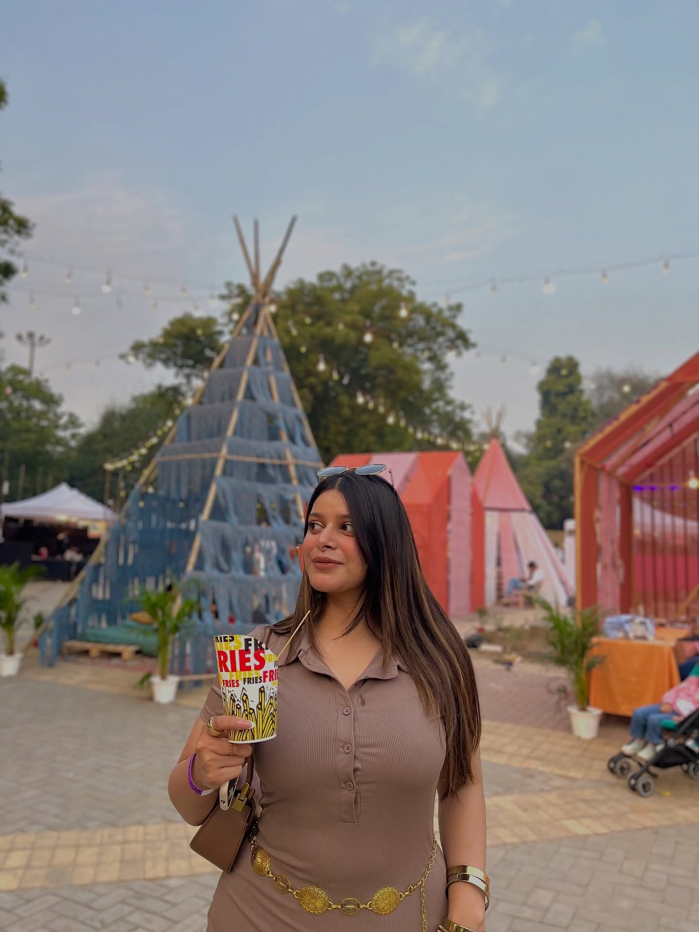 The Lil Flea 🤎✨💓🤍
.
Comment for links ✨🔗
.
Dress from @newme.asia 
Prod id:
Discount code: KAJ
.
.
.
.
.
.
#dress #elitebynewme #newmegals #lilflea #outfit #outfitideas #outfits #longdress #casualoutfitideas #explore #explorepage✨ #fyp #foryou