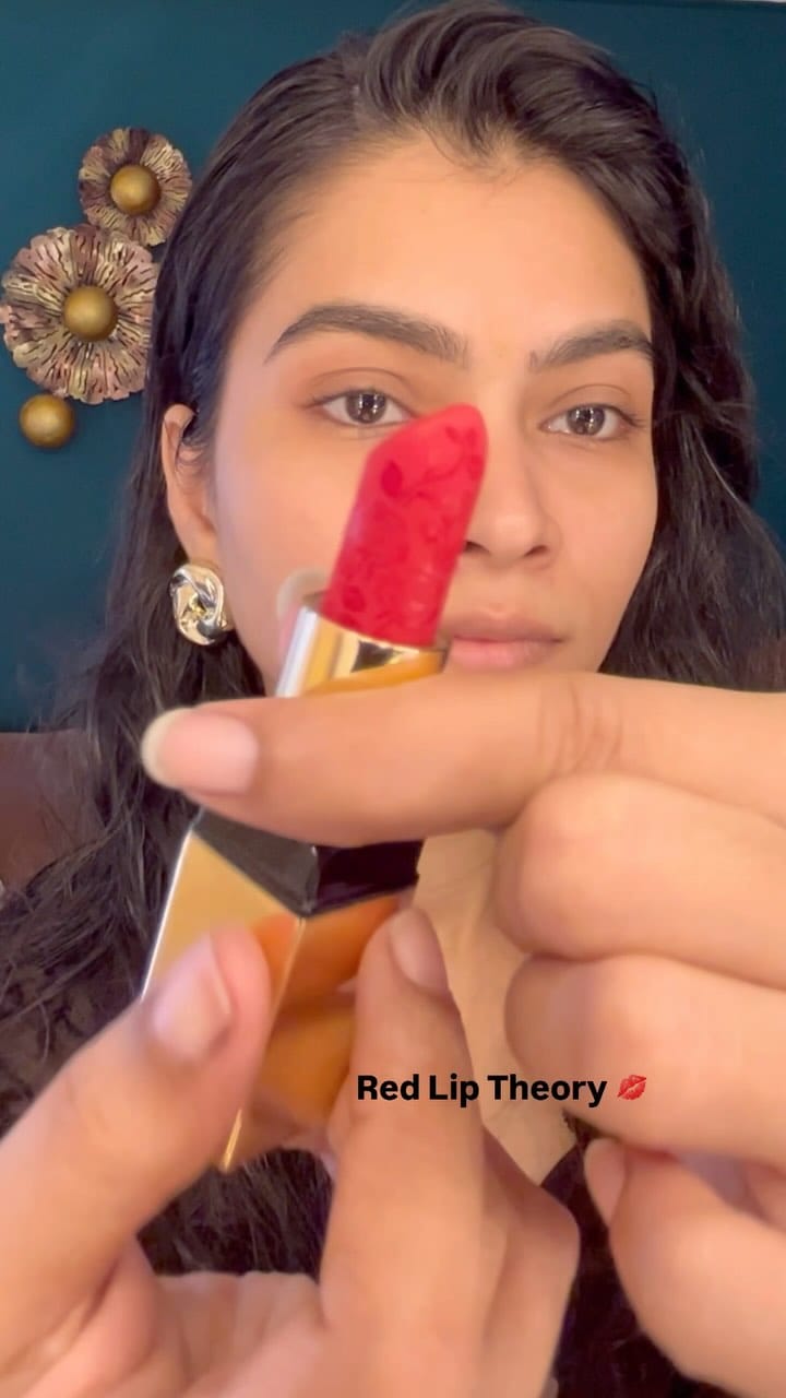 Red Lips 💋 @lakmeindia 
Comment below for product link 🔗 
#wishlinked #lakmelipstick #redlips #gifted #nykaafinds