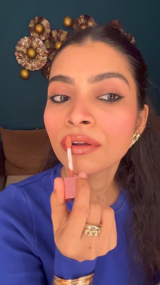 💋✨Nude Lip Combo using 
@officialswissbeauty Lip Liner -Shade: 06 Cherry brown 
@lorealparis Lipstick -Shade:105 Breakfast In Bed
@coloressenceofficial Lip Gloss-Shade:Mocha Shot
For product Link 🔗 comment below 👇 
#wishlinked #lipcombo #nykaafinds