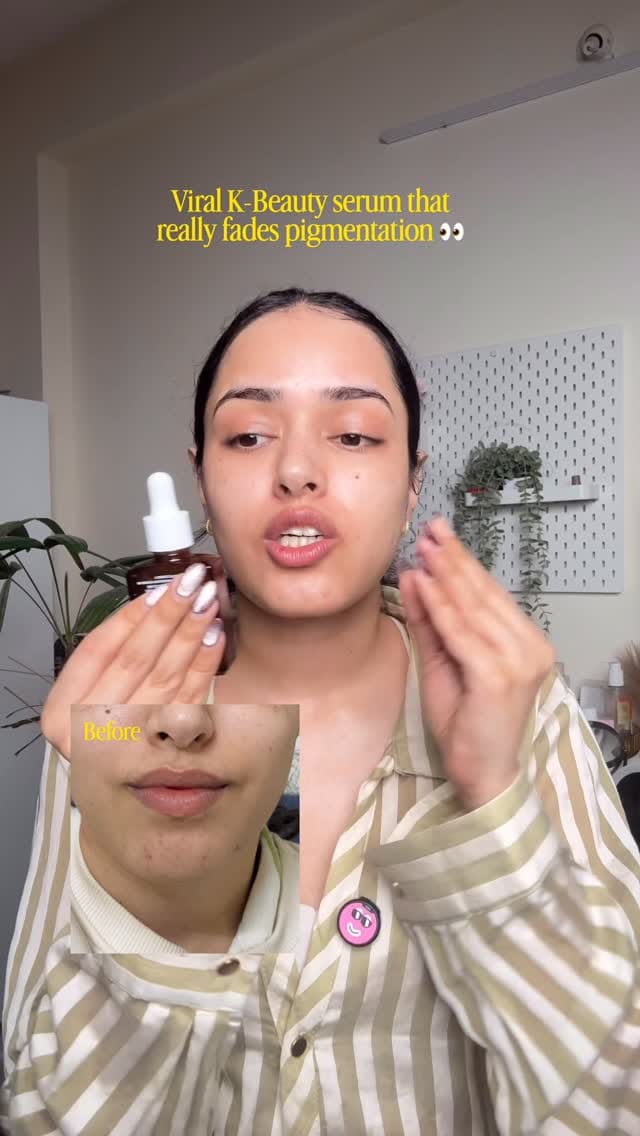 Comment ‘pigmentation’ for direct links 🔗 I’ve been talking about this one since 2024, travelling with it and suggesting to so many of you in DMs about it too 😌💛
The @dr.altheaglobal Vitamin Boosting Serum honestly deserves every bit of its global hype. It’s packed with 63% vitamin extract water, niacinamide, TXA acid, and cica water, a combo that brightens, soothes, and keeps your skin barrier happy 🍊✨
What I love most is how gentle it is, even if you have sensitive skin, this one’s completely safe to use every day. And yes, you can actually see a visible difference in just 10 days 🌿💫
If you’ve been on the fence about trying it, take this as your sign, this serum truly lives up to the hype! 💛
#kbeauty #dralthea #darkspotsolution #pigmentation #kbeautyroutine #glassskin #skincare #koreanserum