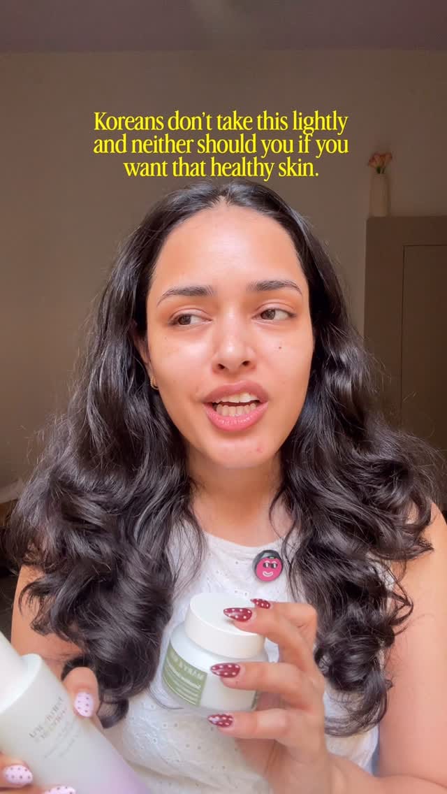 Comment ‘skin’ for 🔗 You know why Koreans have that glowy, glassy skin? Because they never take their skin barrier lightly ✨
The Haruharu Wonder Black Rice Probiotics Essence and the Mary & May Soothing Gel Cream have become my go-to duo for keeping my barrier strong and healthy.
You can absolutely add a serum as step 2, but no matter how many actives or fancy ingredients you use, if your barrier isn’t healthy, nothing truly works the way it should. That’s exactly why Koreans swear by barrier care.
And if you’ve been wanting to try these or other Korean skincare gems the @foy_foryou Big K-Beauty Sale has been extended for 48 hours - live until 11th nov. Both these products and other cult-favourite K-beauty brands are now up to 50% off!  Don’t miss your last chance!
Healthy barrier, happy skin 💧🤍
.
.
#collaboration 
#kbeauty #kbeautyskincare #kbeautyonsale