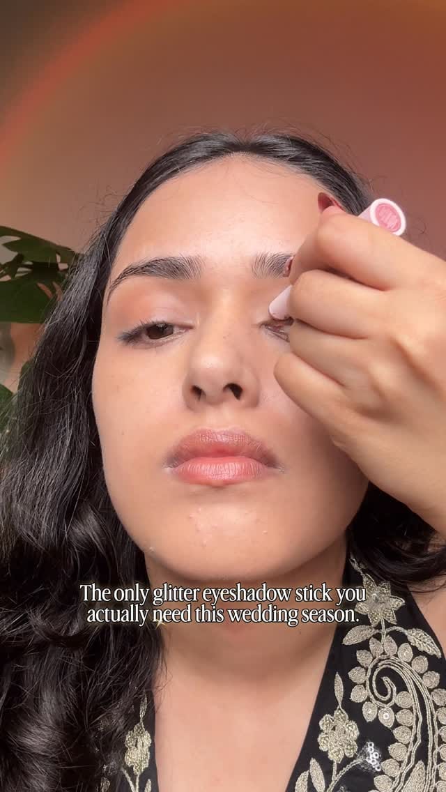 Comment ‘glitter’ for 🔗 This is my absolute fav shadow stick, and now it has a dupe from an Indian brand that’s so affordable.
If you’re a makeup noob, trust me, you can use this with zero effort.
One swipe, blend with your finger, and it looks stunning every single time. ✨
#jellyglitterstick #eyeshadows #makeup #eyemakeuplook #viralproducts #fyp