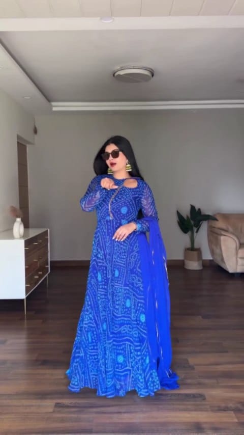 🎀Diwali outfit 🎀 comment for link
#mynta #diwalioutfit #anarkali #viralreels #trendingreels #goriarya #india #trending #meeshofinds #meesho #trendingels