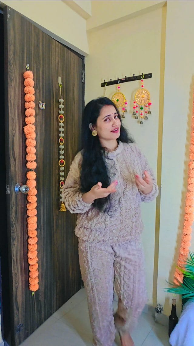 Nana meri jaan ban gye 💞🥰
Comment for link 
@flipkart
Meesho, meesho jackets, winter jackets, puffer jackets, crop jackets, women crop Puffer jackets, women winter collection, meesho haul, meesho finds, meesho winter crop Puffer jackets, sleevless jacket
#winter #jackets #meeshofashion #reels #viral #explore#instagood#meeshohaul#meeshofinds#pufferjacket#pufferjackets#cropjacket#womenwinterfashion#winterjacket#sleevelessjacket#foryou#winteroutfit#puffercoat#viral#croppufferjacket#womenwinterwear#jacket#explorepage#meeshosale#meesho#reelsinstagram#womenjackets