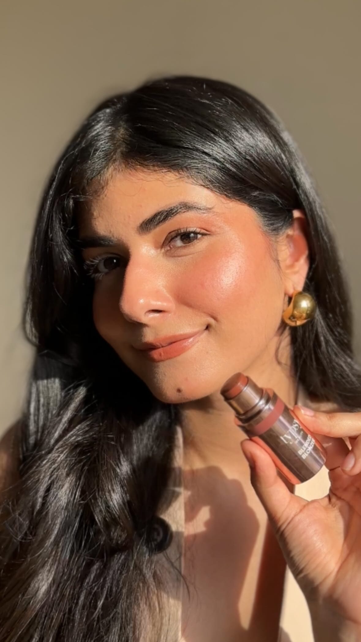 Tried all 5 Blonzer shades and honestly, every single shade is  stunning! Perfect for Indian skin tones! 
The finish is so glowy yet natural, its definitely gonna make my routine so much easier!
Shop now and meet your new everyday essential from @typsybeauty 
#typsybeauty #blonzer #blushswatches #dewybase #glowymakeup #makeupfavourites