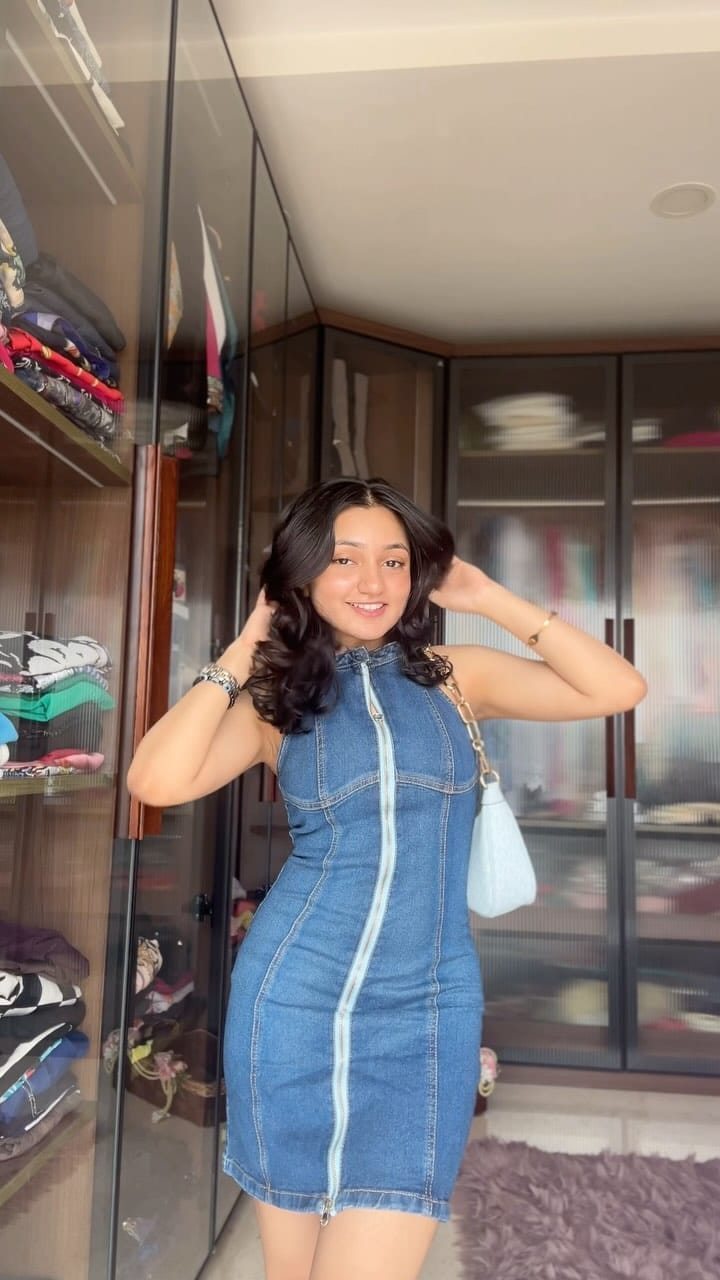 comment “link” for outfit deets
—
okay but when you find the perfect denim dress... you just KNOW. the fit?? the quality?? literally obsessed🫶🏽
this is your sign to add a good denim dress to your wardrobe because they go with everything and you can style them 100 different ways!!
——
[ denim dress outfit, cute denim dresses, best denim dresses, denim dress styling, denim dress ideas, affordable fashion finds, casual outfit ideas, fashion influencer india, trendy outfits 2025, wardrobe essentials, versatile outfits, ootd ideas, outfit ideas for summer, casual chic outfits, indian fashion girl ]
#denimdress #summerdreams #vacationdress #outfitideasforyou #wardrobestaple #wardrobestyling