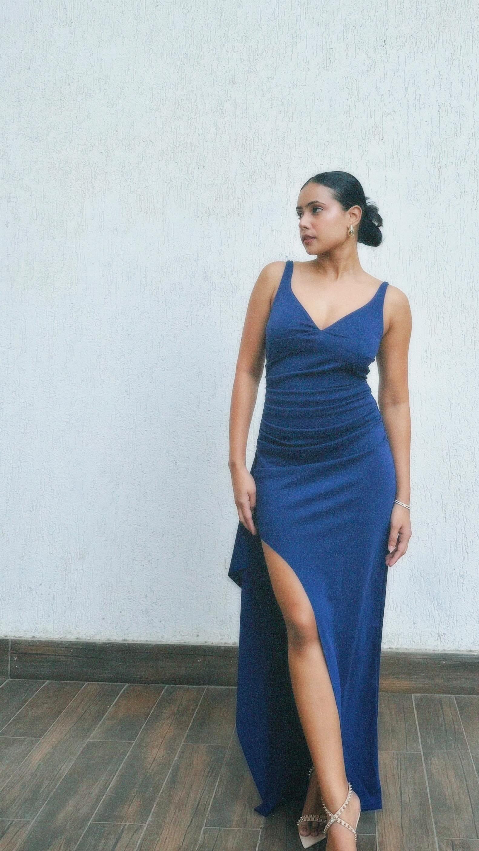 Newme finds🎀 Birthday Dresses that you gonna love♥️
Details✨
Navy Blue Dress 🦋
This dress is in size XS and cost just ₹1349. It’s perfect for birthdays or parties! The fit is amazing—it hugs my body perfectly, and the color complements my complexion beautifully.
Red Dress ♥️
This dress gives off hot vibes with its stunning tie detailing at the back. The fit is absolutely wow! I’m wearing a size XS, and it was just ₹1149.
Teal Floral Dress 👗
The best part about this dress is the tie-waist detail. It’s designed to be tied at the front, but I styled it at the back for a more flattering look. It’s in size XS and cost ₹1349.
Black & White Balloon Dress 🖤
This dress has great padding and features an elastic waist and tube design—no zippers needed! I’m wearing a size XS, and the fit is really good. This one was priced at ₹1339.
WHOCH ONE IS YOUR FAV?
#birthdaydress #newme #dresses #partydress #partywear #bodycondress