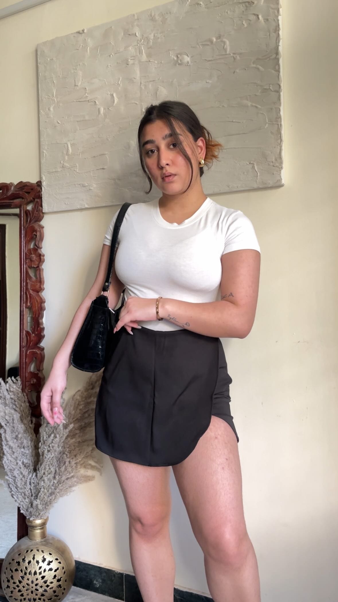 1 skirt and many personalities