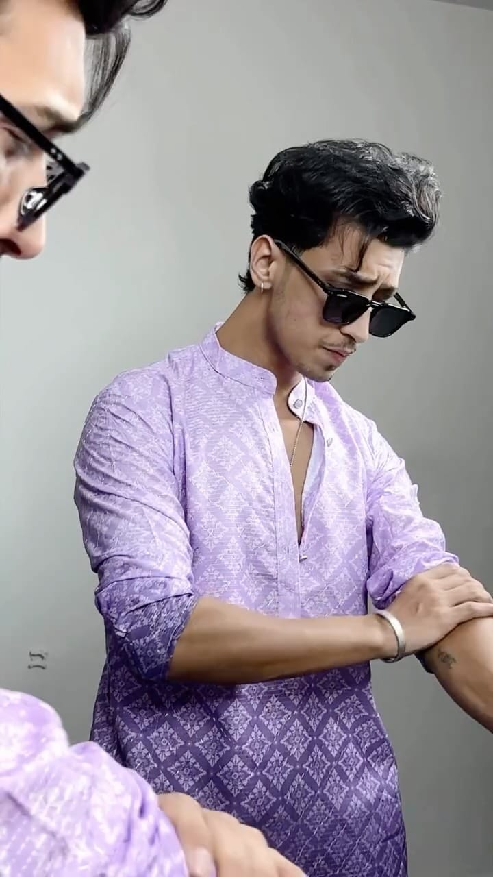 Must have🫠💟 ( Comme"Link" to get kurta Link )
.
Amazon Great Indian Festival Sale is LIVE!
Get 50%-80% OFF on 1500+ top
brands & 3 lakh+ styles.
.
#AmazonGreatIndianFestival
#AmazonFashion #AmazonBeauty
#GetStyledWithAmazon
#TyohaarNayiKhushiyonKa #ad #collab